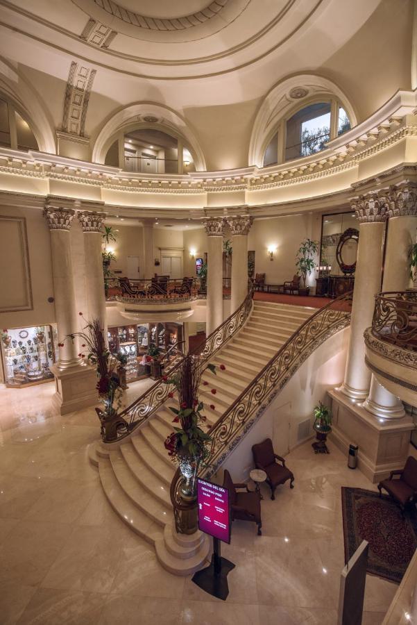 Safi Royal Luxury Valle San Pedro Garza Garcia Ngoại thất bức ảnh The lobby of the Four Seasons Hotel