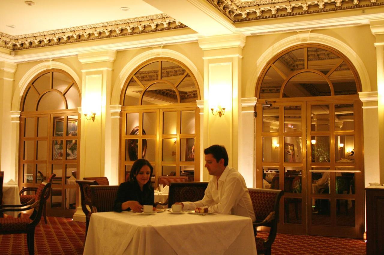 Safi Royal Luxury Valle San Pedro Garza Garcia Ngoại thất bức ảnh The lobby lounge
