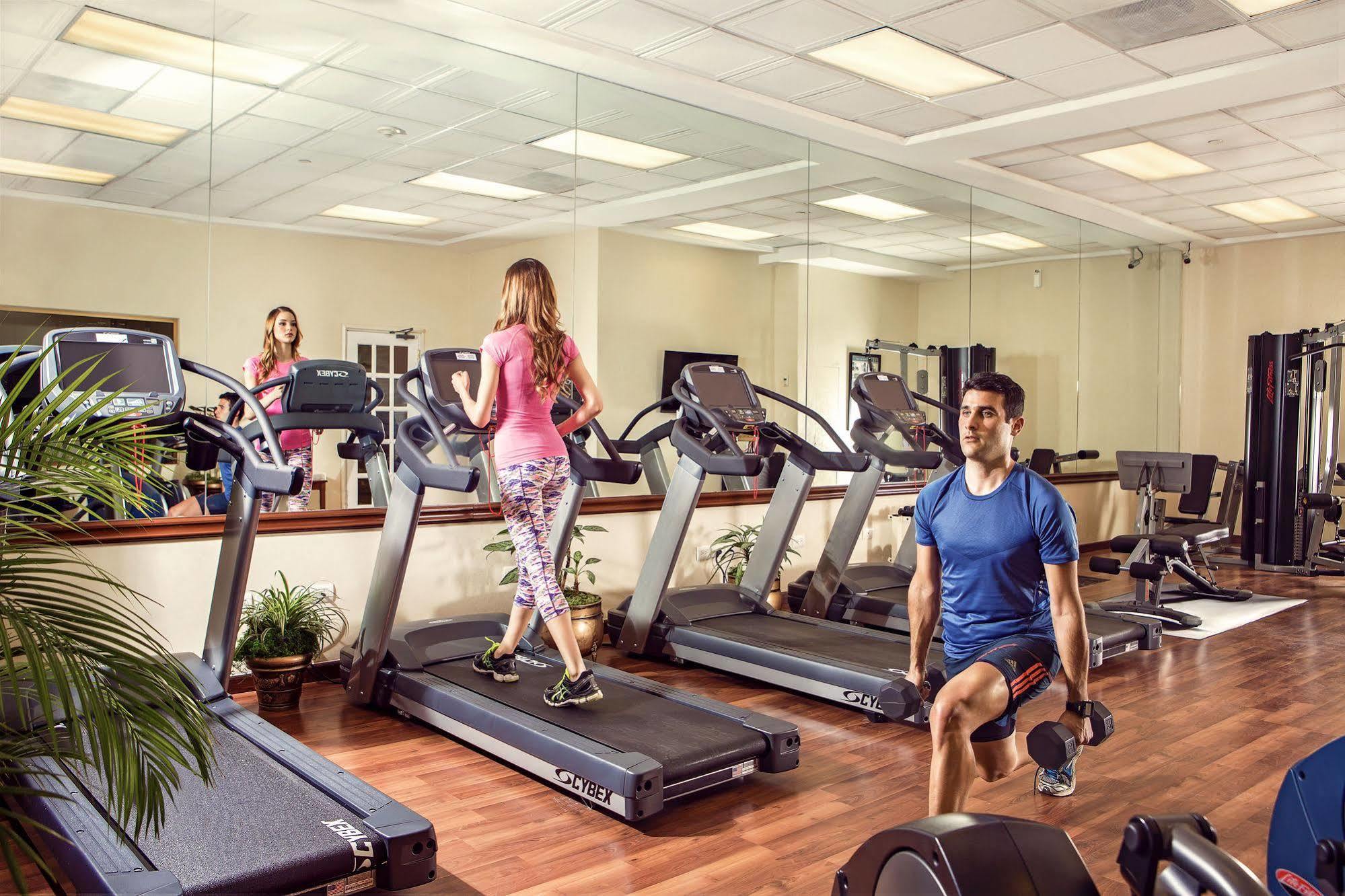 Safi Royal Luxury Valle San Pedro Garza Garcia Ngoại thất bức ảnh A gym in the United States