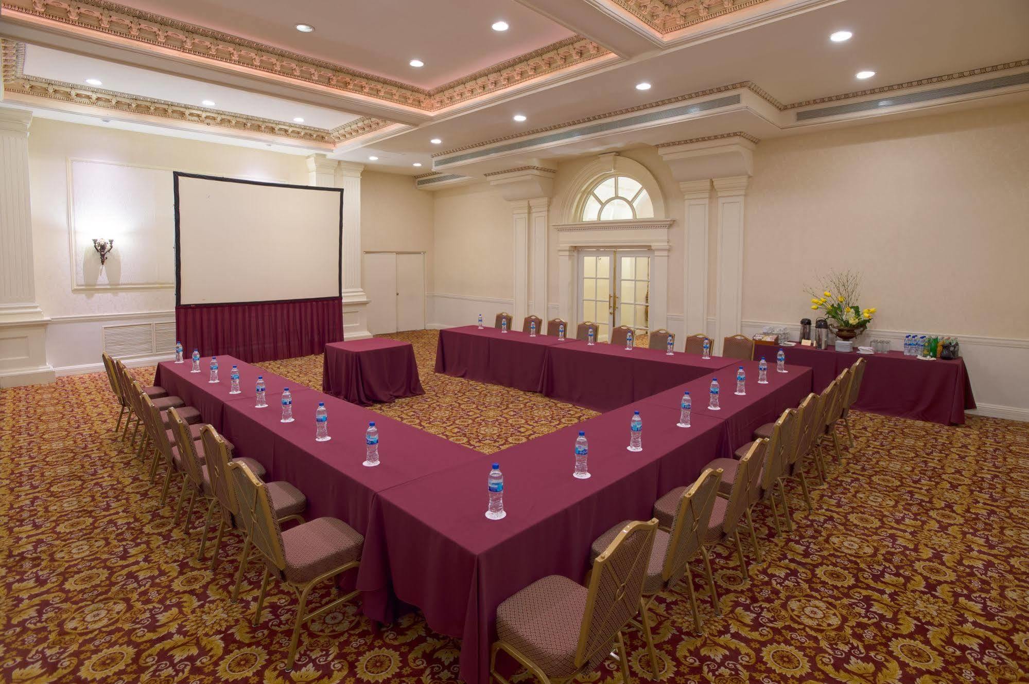 Safi Royal Luxury Valle San Pedro Garza Garcia Ngoại thất bức ảnh U-shaped table layout